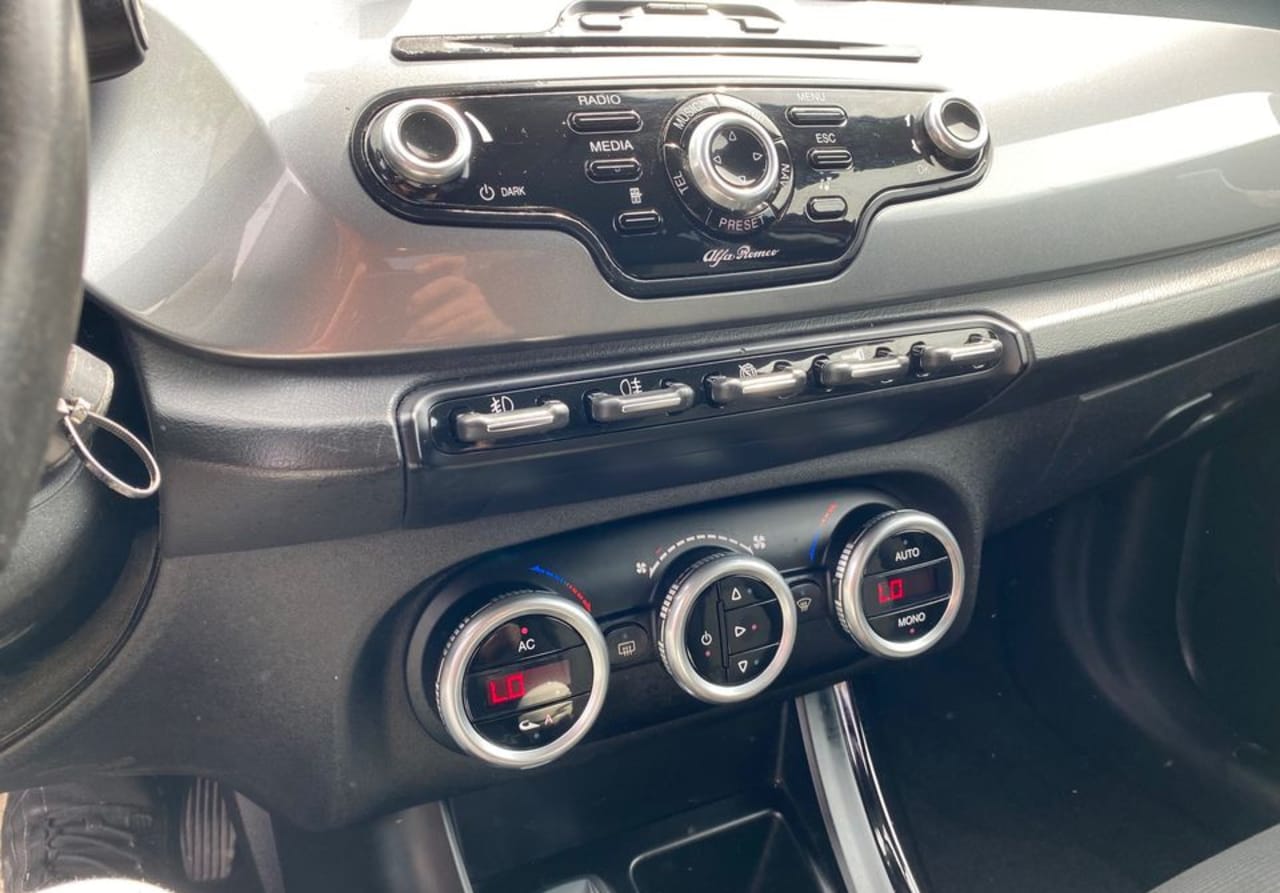 Zdjęcie oferty Alfa romeo Giulietta nr. 15