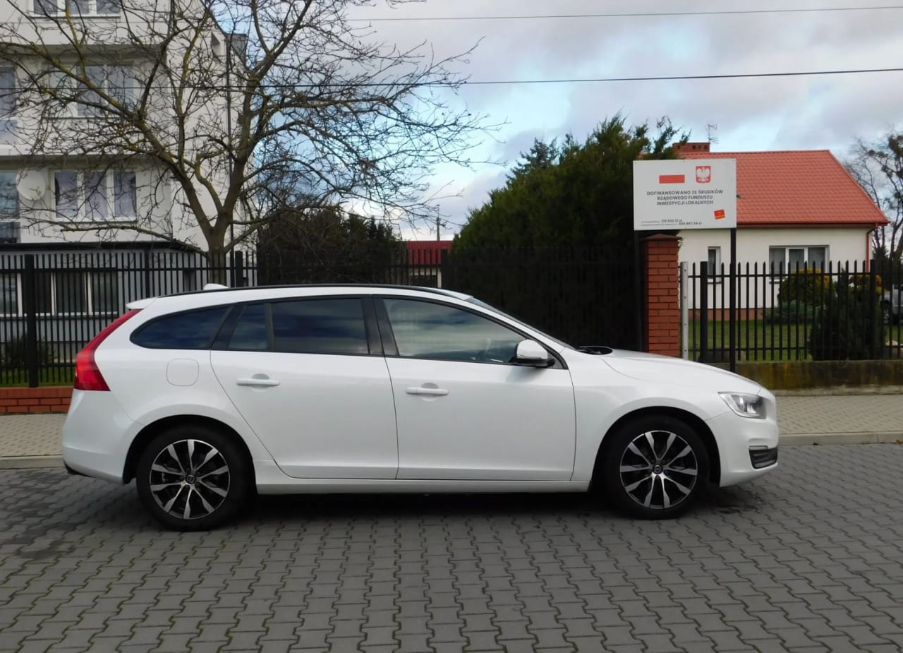 Zdjęcie oferty Volvo V60 nr. 4