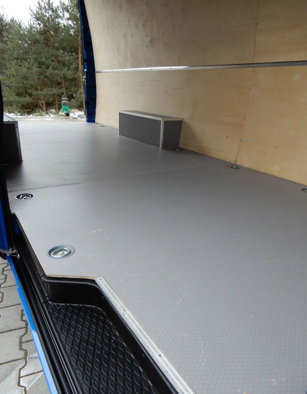 Zdjęcie oferty Iveco DAILY 35S18 Furgon Blaszak Long MAXI XXL 4.70 Dł. Cm H3-2150 mm WZMACNIANY GWARANCJA PRODUCENTA FABRYCZNIE NOWY DOSTEPNY nr. 25