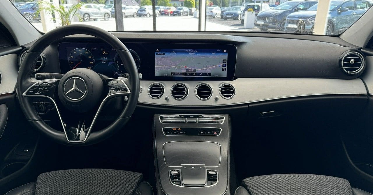 Zdjęcie oferty Mercedes-Benz Klasa E nr. 14