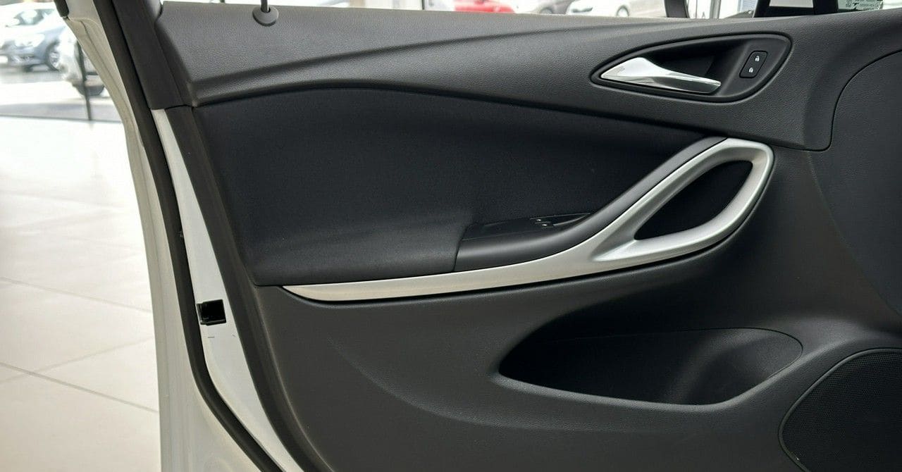 Zdjęcie oferty Opel Astra nr. 12