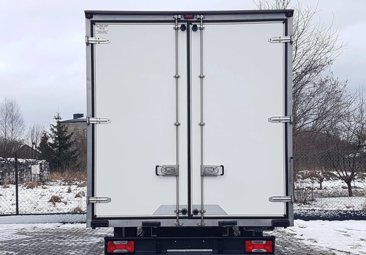 Zdjęcie oferty Iveco Daily KONTENER 8EP 4,14x2,22x2,20 KLIMA MANUAL KRAJOWY nr. 15