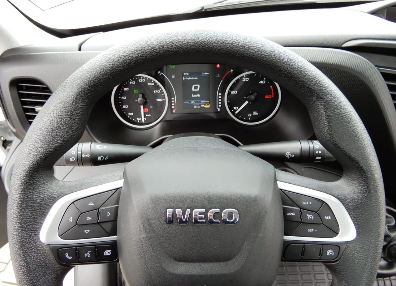 Zdjęcie oferty Iveco DAILY 50C16 HAKOWIEC Udźwig 5000 Kg Długość Zabudowy 3300 MM DMC 3500 Kg Wzmacniany Stan Fabrycznie NOWY nr. 38