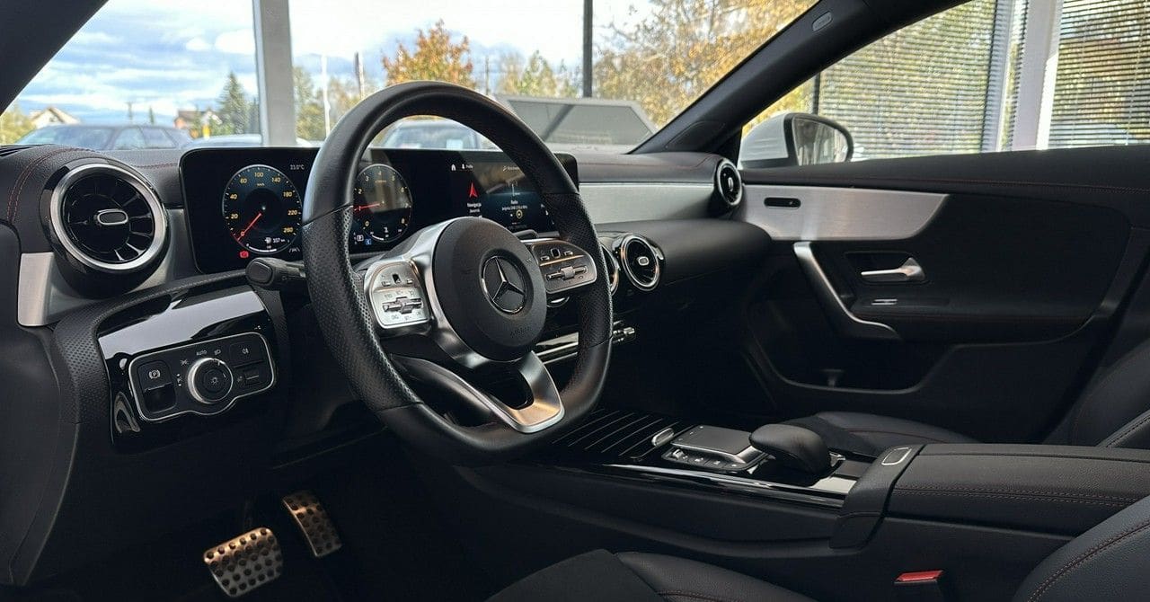 Zdjęcie oferty Mercedes-Benz CLA nr. 8
