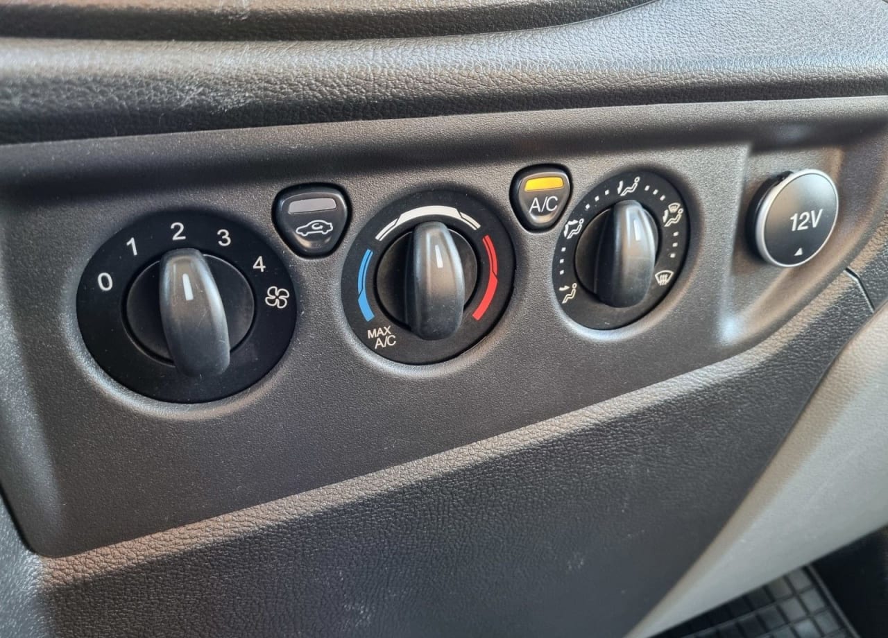 Zdjęcie oferty Ford Transit L3H2 *79999zł NETTO* Brygadówka 6 osób 2,0TdCi/131KM nr. 24