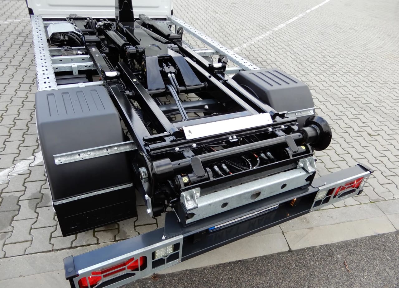 Zdjęcie oferty Iveco DAILY 50C16 HAKOWIEC Udźwig 5000 Kg Długość Zabudowy 3300 MM DMC 3500 Kg Wzmacniany Stan Fabrycznie NOWY nr. 19