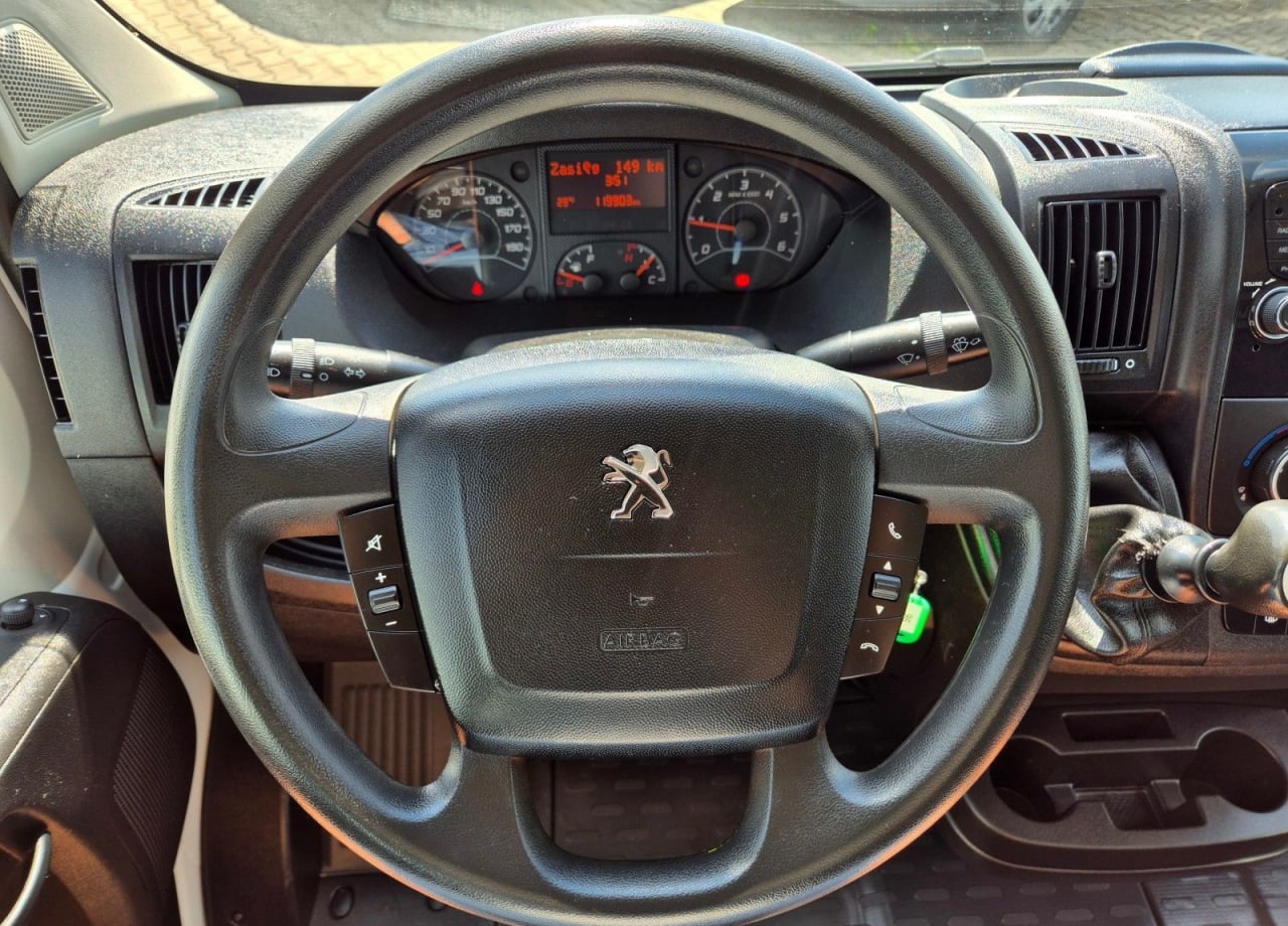 Zdjęcie oferty Peugeot Boxer DoKa *89999zł NETTO* 2,2HDi/165KM nr. 14