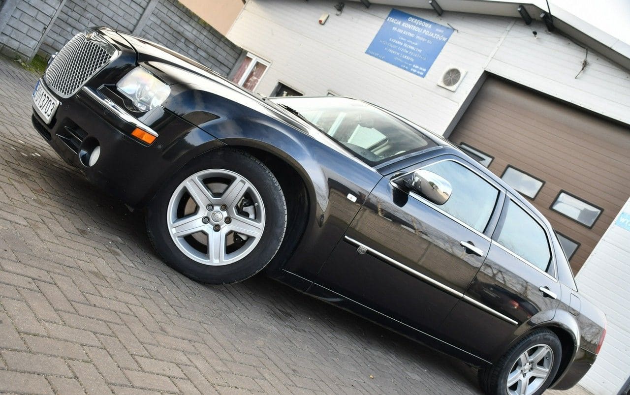 Zdjęcie oferty Chrysler 300C nr. 19