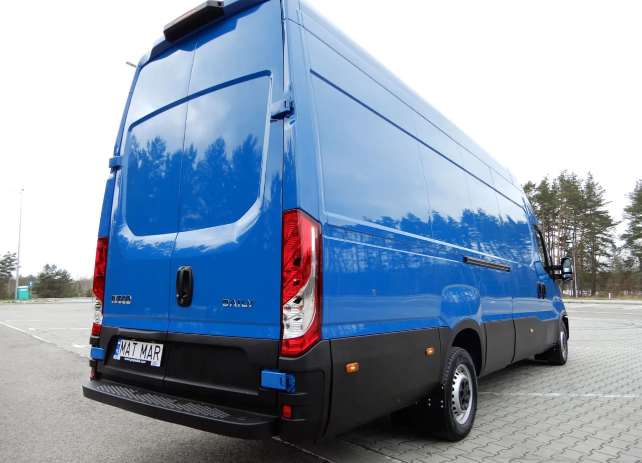 Zdjęcie oferty Iveco DAILY 35S18 Furgon Blaszak Long MAXI XXL 4.70 Dł. Cm H3-2150 mm WZMACNIANY GWARANCJA PRODUCENTA FABRYCZNIE NOWY DOSTEPNY nr. 9