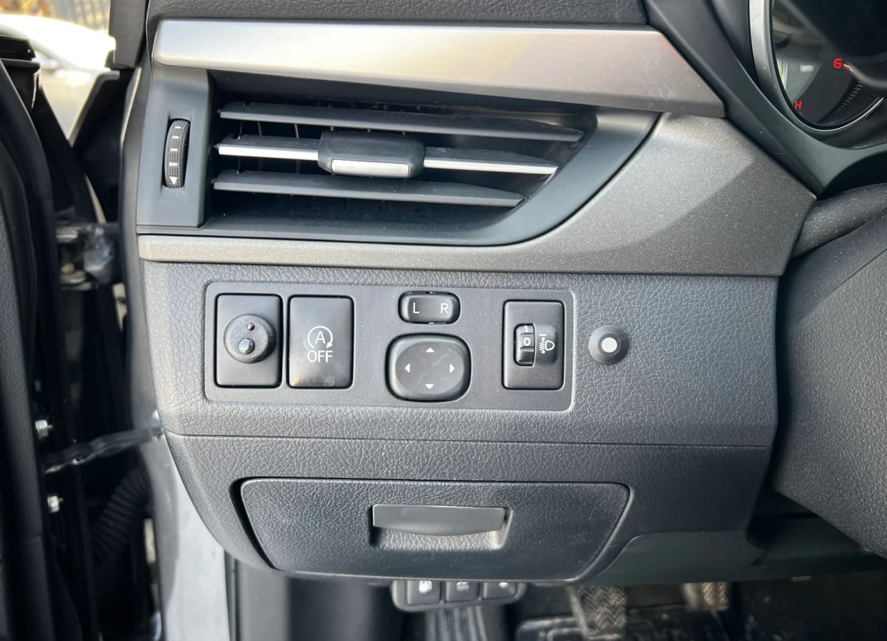 Zdjęcie oferty Toyota Avensis nr. 8