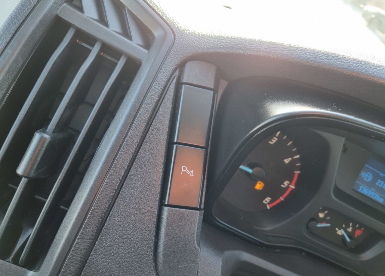 Zdjęcie oferty Ford Transit L3H2 *79999zł NETTO* Brygadówka 6 osób 2,0TdCi/131KM nr. 20