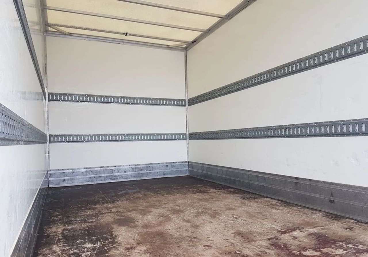 Zdjęcie oferty Iveco Daily KONTENER 8EP 4,14x2,22x2,20 KLIMA MANUAL KRAJOWY nr. 32