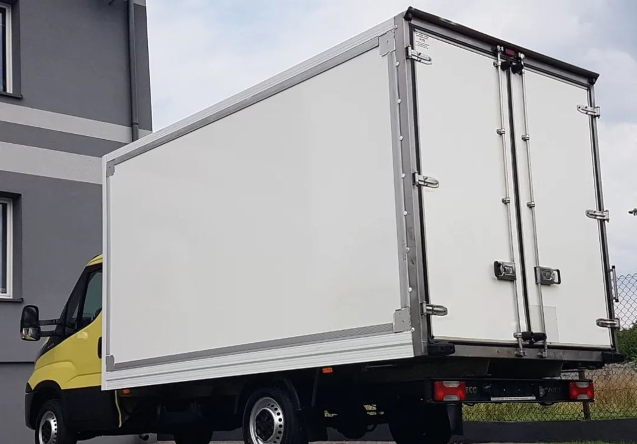 Zdjęcie oferty Iveco Daily KONTENER 8EP 4,14x2,22x2,20 KLIMA MANUAL DMC 3500 KG KRAJOWY nr. 28