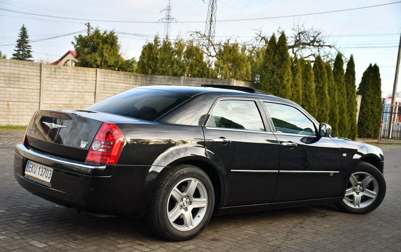 Zdjęcie oferty Chrysler 300C nr. 24