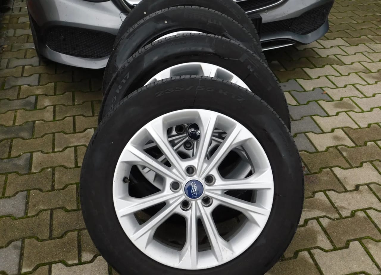 Zdjęcie oferty Ford Kuga nr. 32