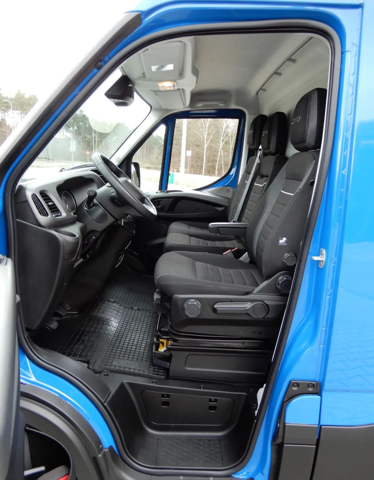 Zdjęcie oferty Iveco DAILY 35S18 Furgon Blaszak Long MAXI XXL 4.70 Dł. Cm H3-2150 mm WZMACNIANY GWARANCJA PRODUCENTA FABRYCZNIE NOWY DOSTEPNY nr. 32