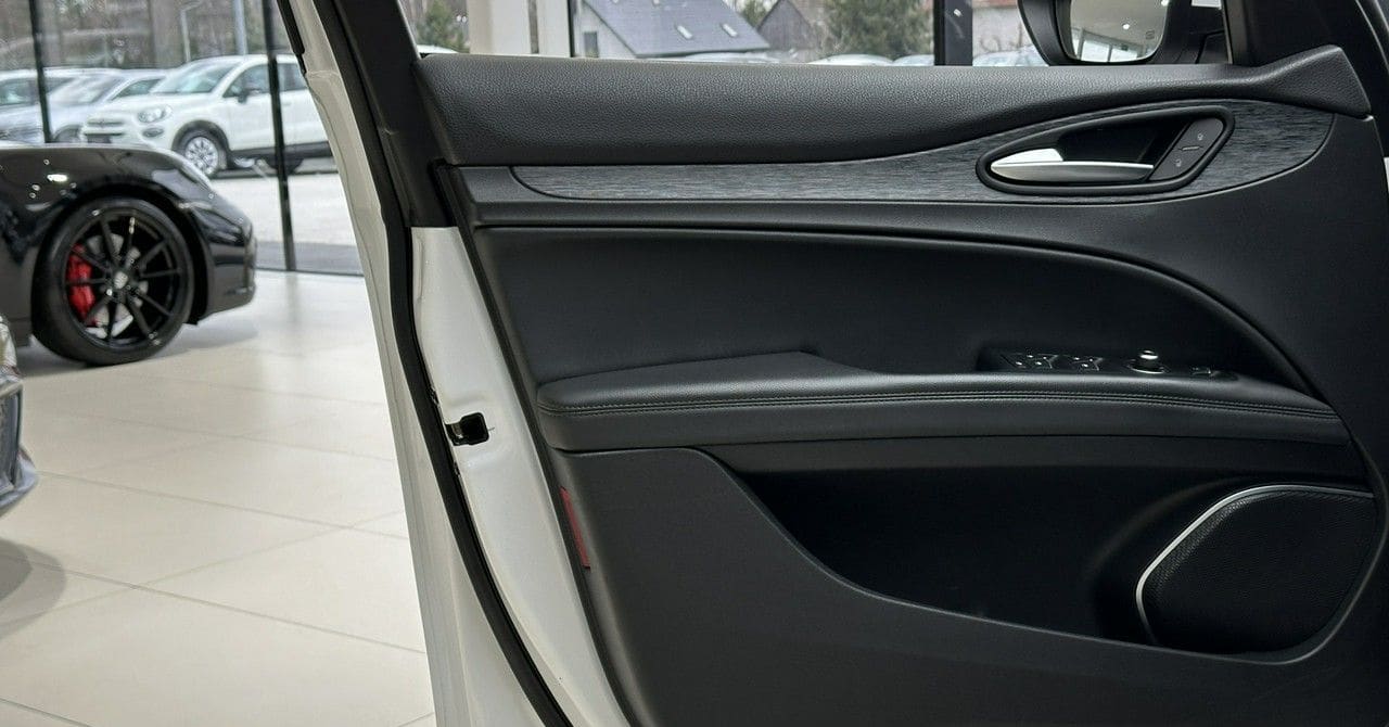 Zdjęcie oferty Alfa romeo Stelvio nr. 12