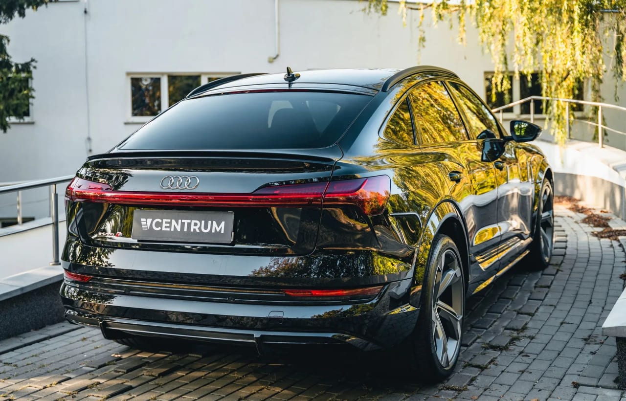 Zdjęcie oferty Audi e-tron nr. 8