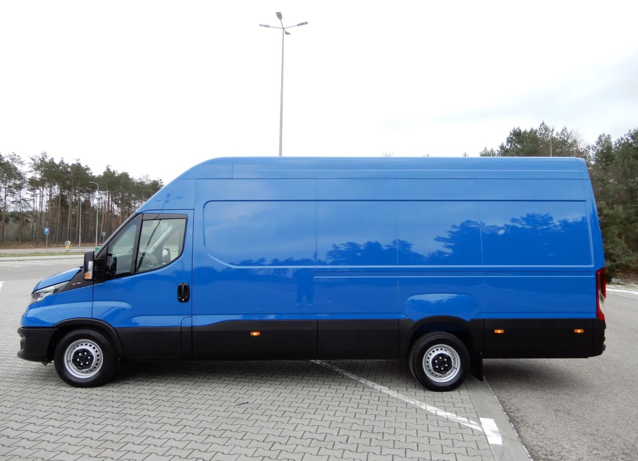 Zdjęcie oferty Iveco DAILY 35S18 Furgon Blaszak Long MAXI XXL 4.70 Dł. Cm H3-2150 mm WZMACNIANY GWARANCJA PRODUCENTA FABRYCZNIE NOWY DOSTEPNY nr. 6