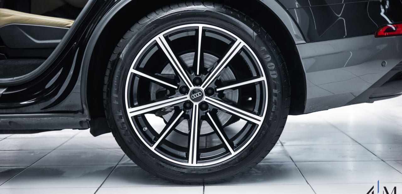 Zdjęcie oferty Audi Q7 nr. 12