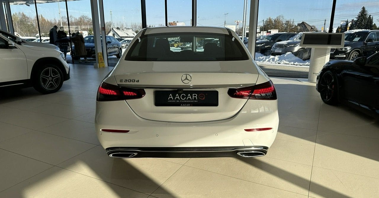 Zdjęcie oferty Mercedes-Benz Klasa E nr. 4