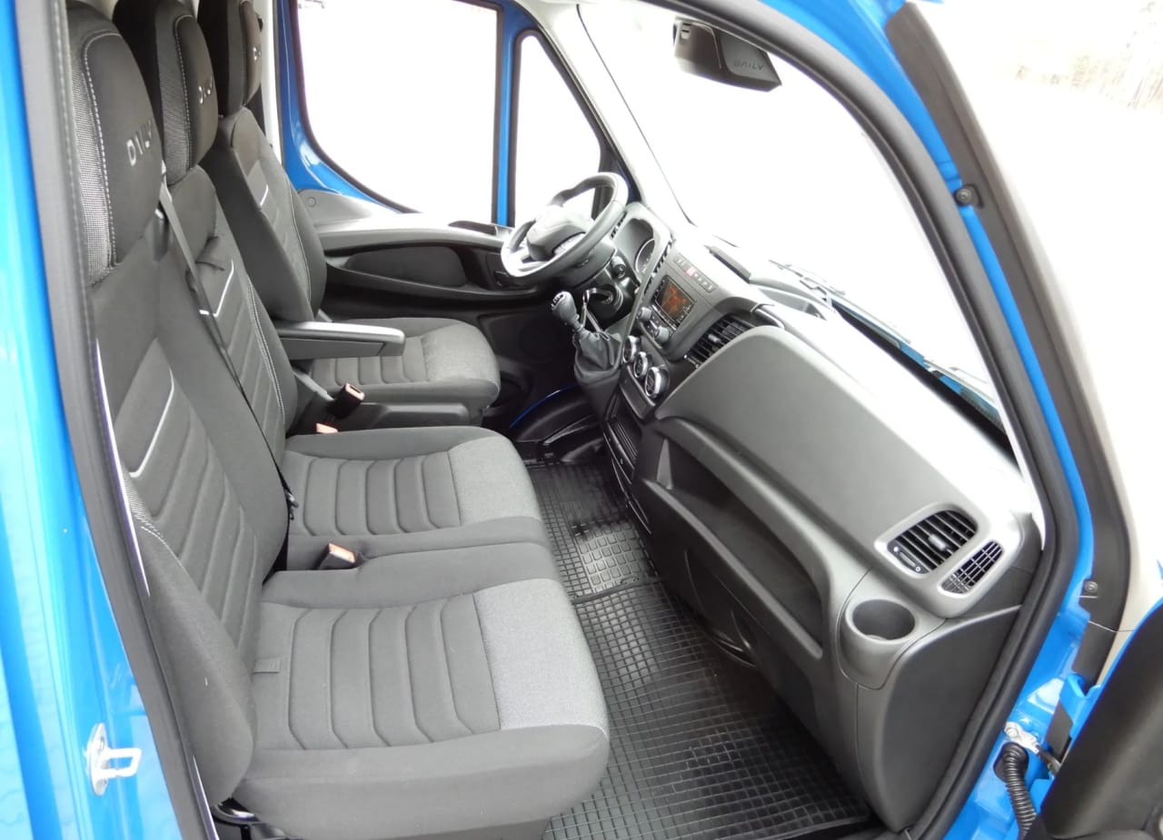 Zdjęcie oferty Iveco DAILY 35S18 Furgon Blaszak Long MAXI XXL 4.70 Dł. Cm H3-2150 mm WZMACNIANY GWARANCJA PRODUCENTA FABRYCZNIE NOWY DOSTEPNY nr. 31