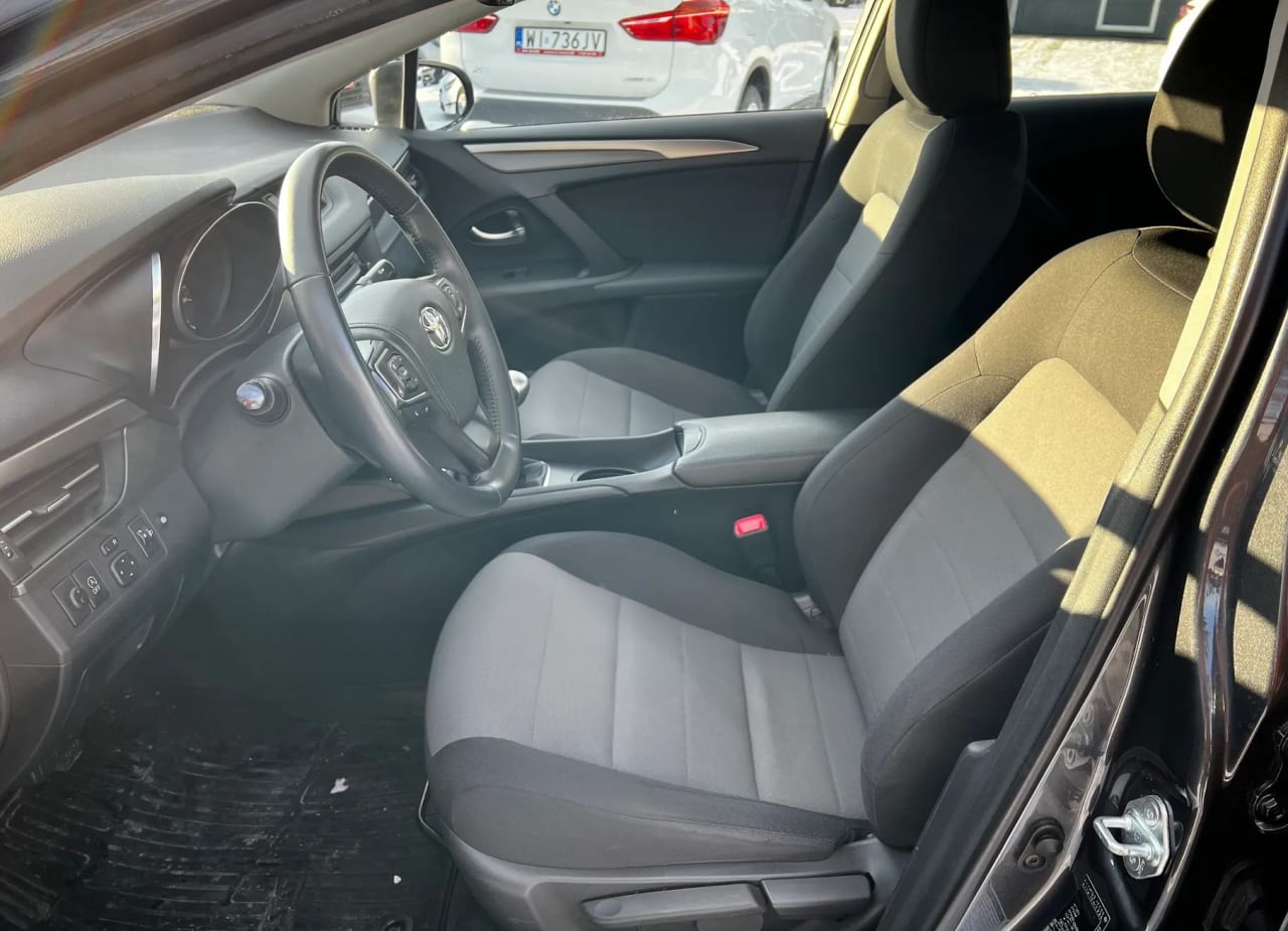 Zdjęcie oferty Toyota Avensis nr. 12