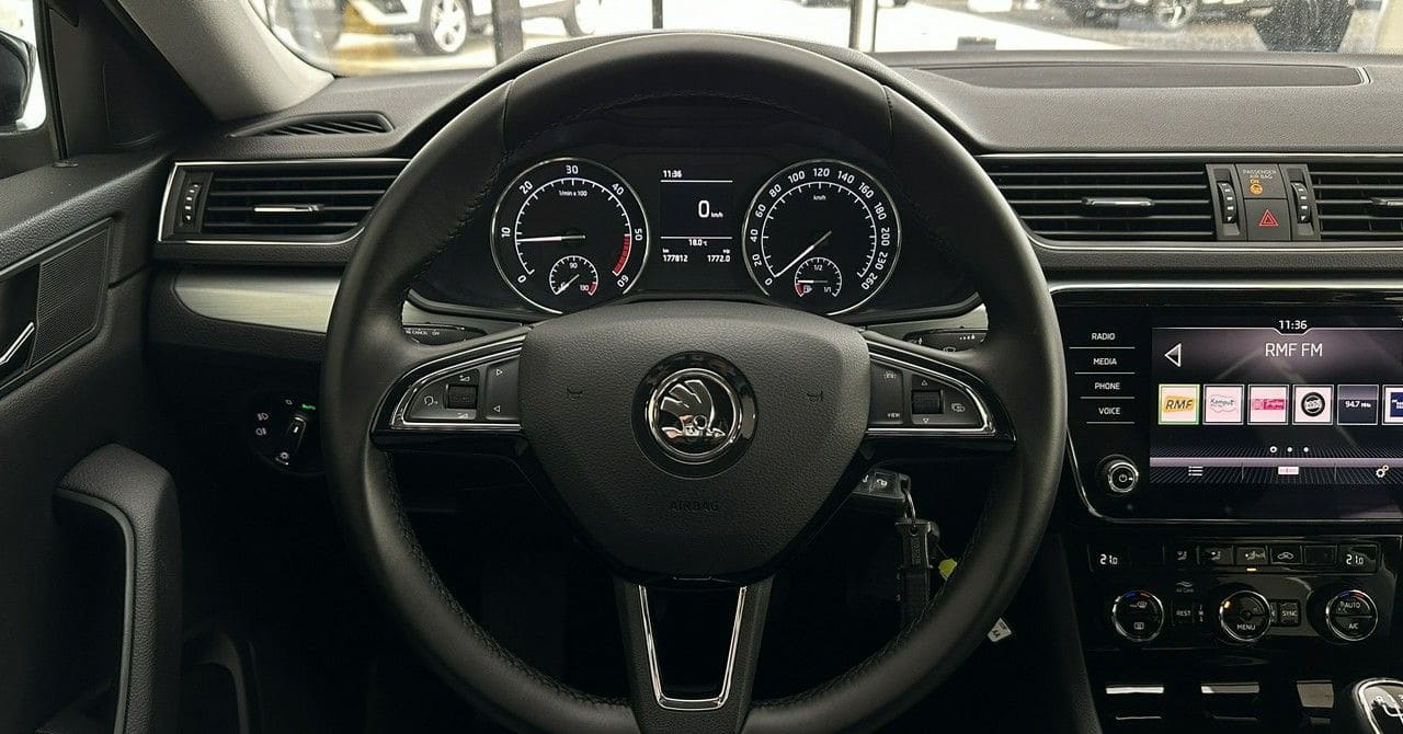 Zdjęcie oferty Skoda Superb nr. 23