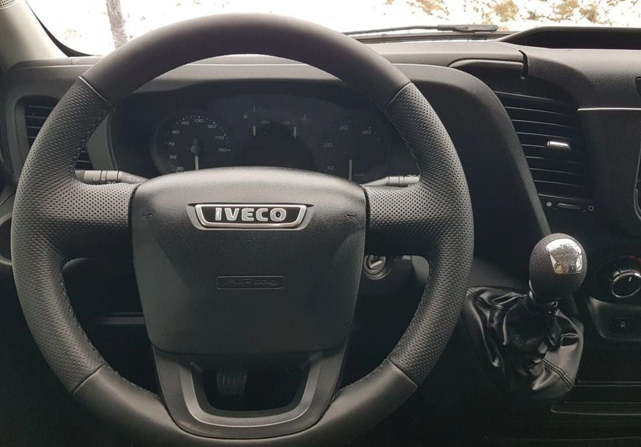 Zdjęcie oferty Iveco Daily KONTENER 8EP 4,14x2,22x2,20 KLIMA MANUAL KRAJOWY nr. 23