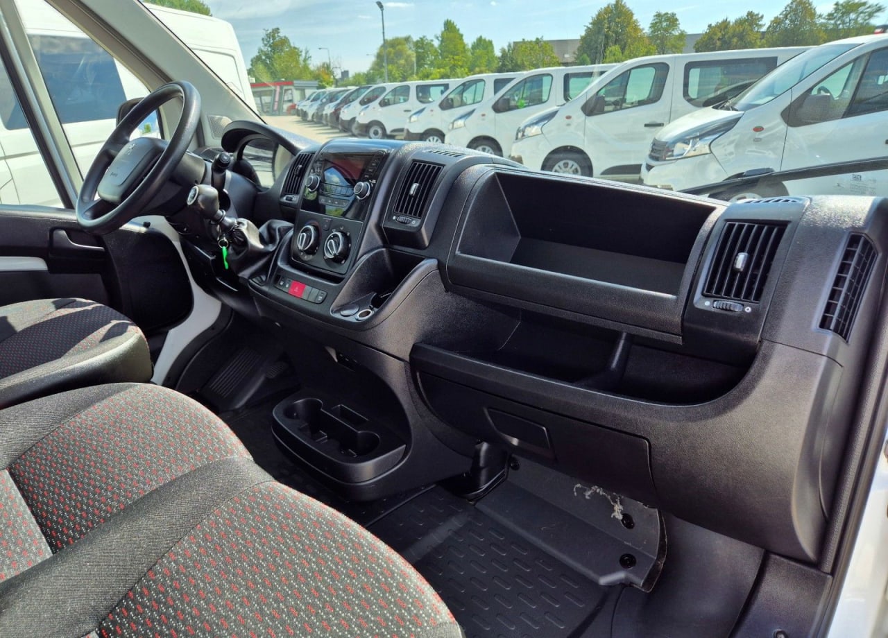 Zdjęcie oferty Peugeot Boxer DoKa *89999zł NETTO* 2,2HDi/165KM nr. 23