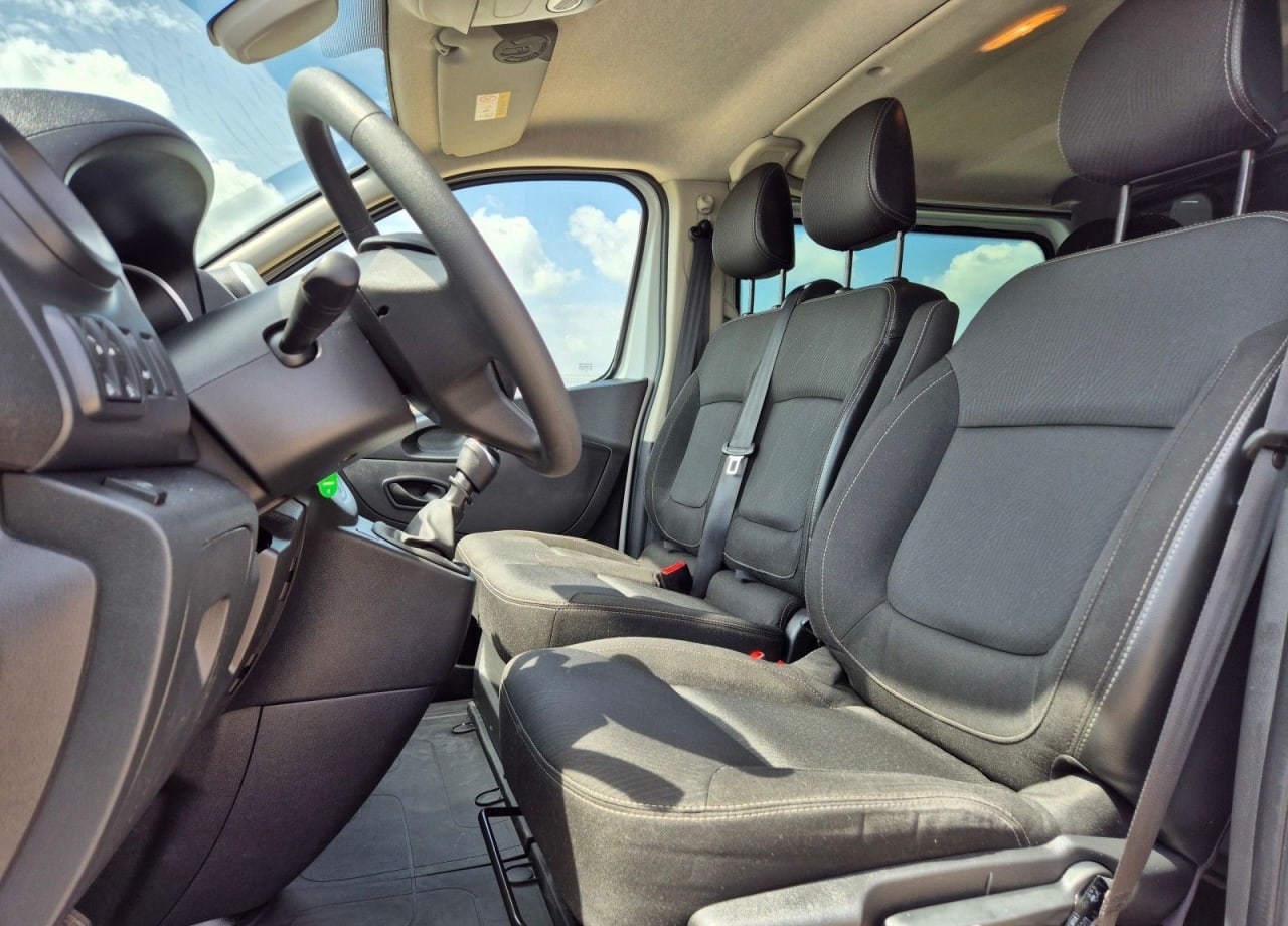 Zdjęcie oferty Renault Trafic L2H1 *109999zł NETTO* Brygadówka 6 osób 2,0dCi/120KM nr. 14