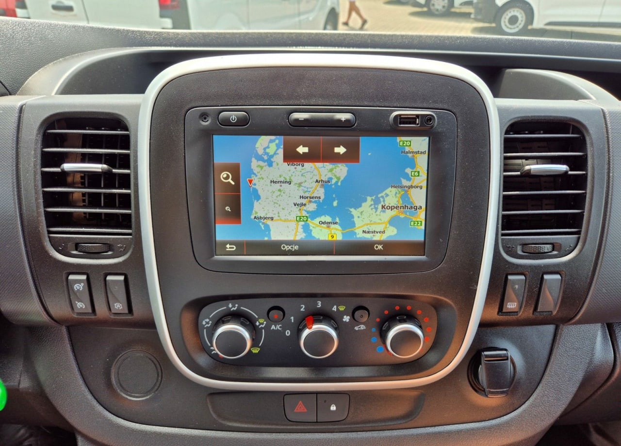 Zdjęcie oferty Renault Trafic L2H1 *109999zł NETTO* Brygadówka 6 osób 2,0dCi/120KM nr. 21