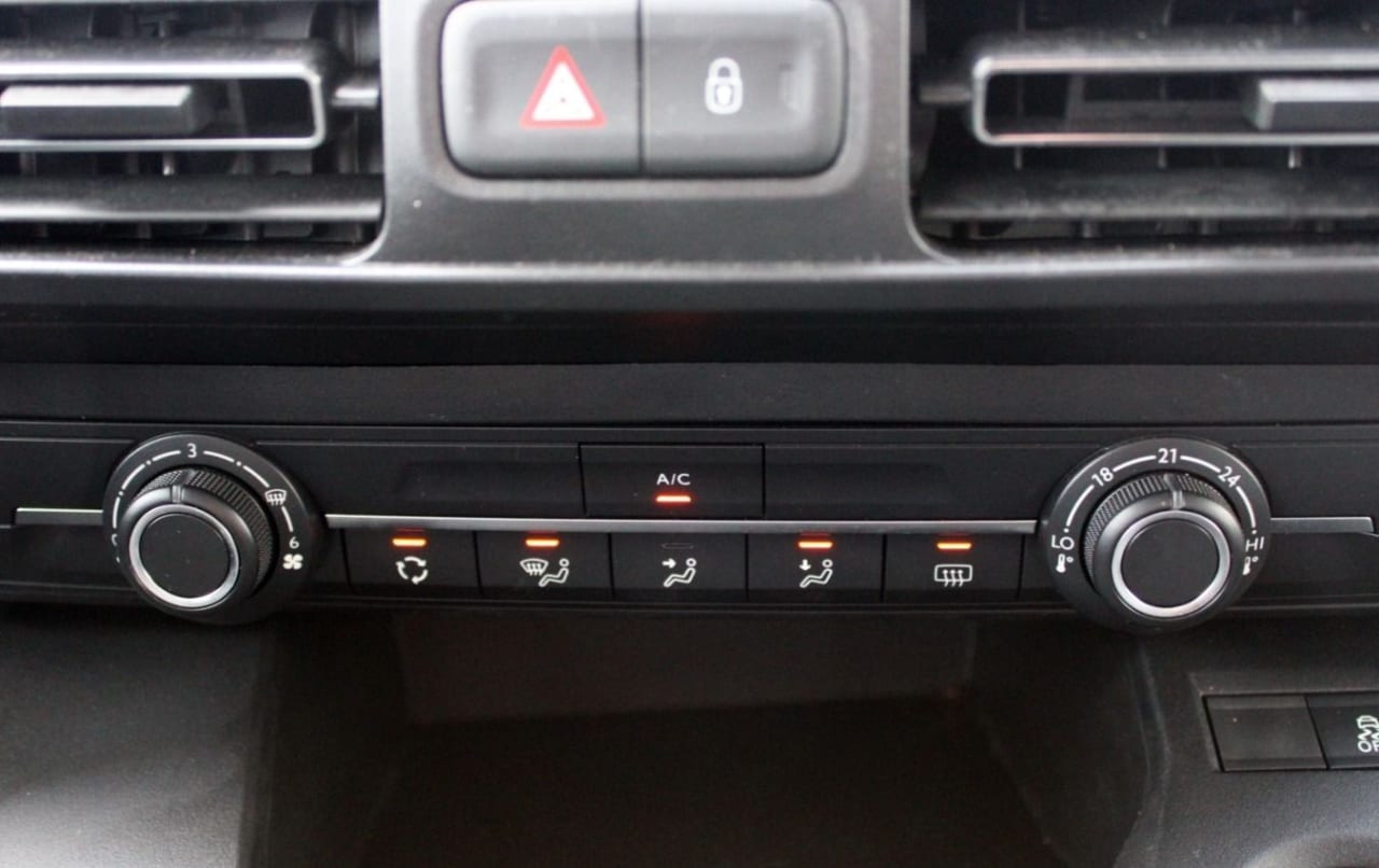 Zdjęcie oferty Opel Combo nr. 22