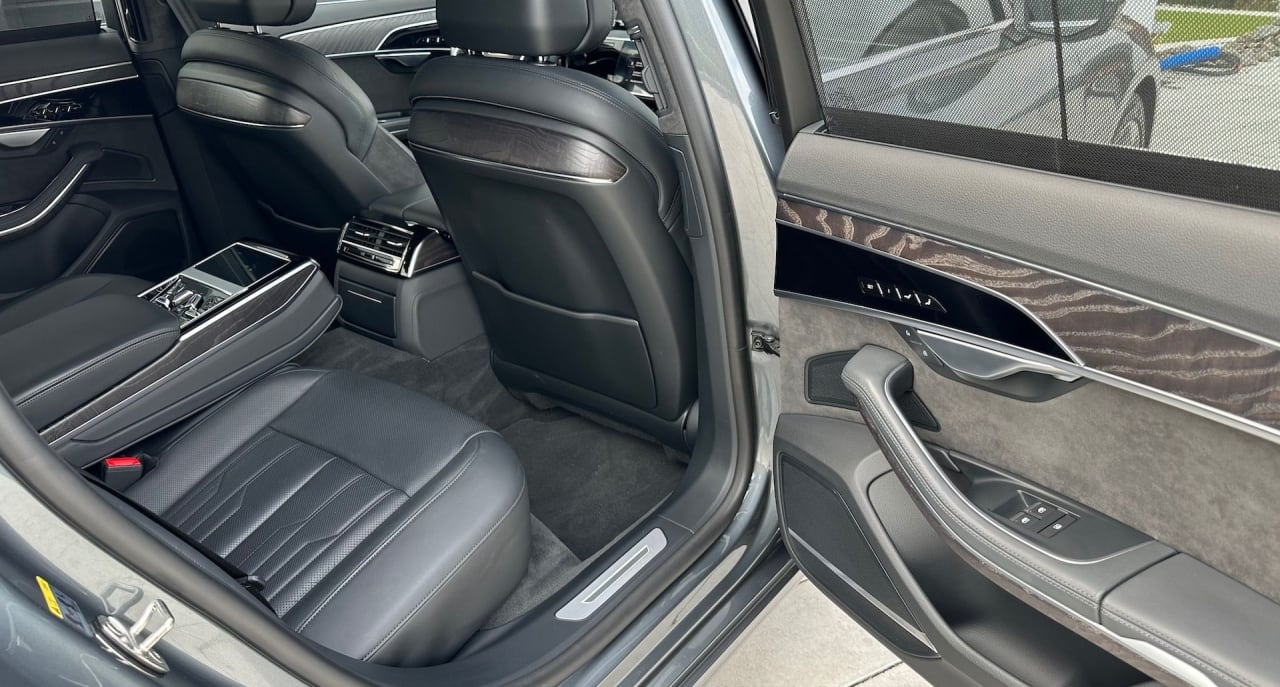 Zdjęcie oferty Audi A8 nr. 15