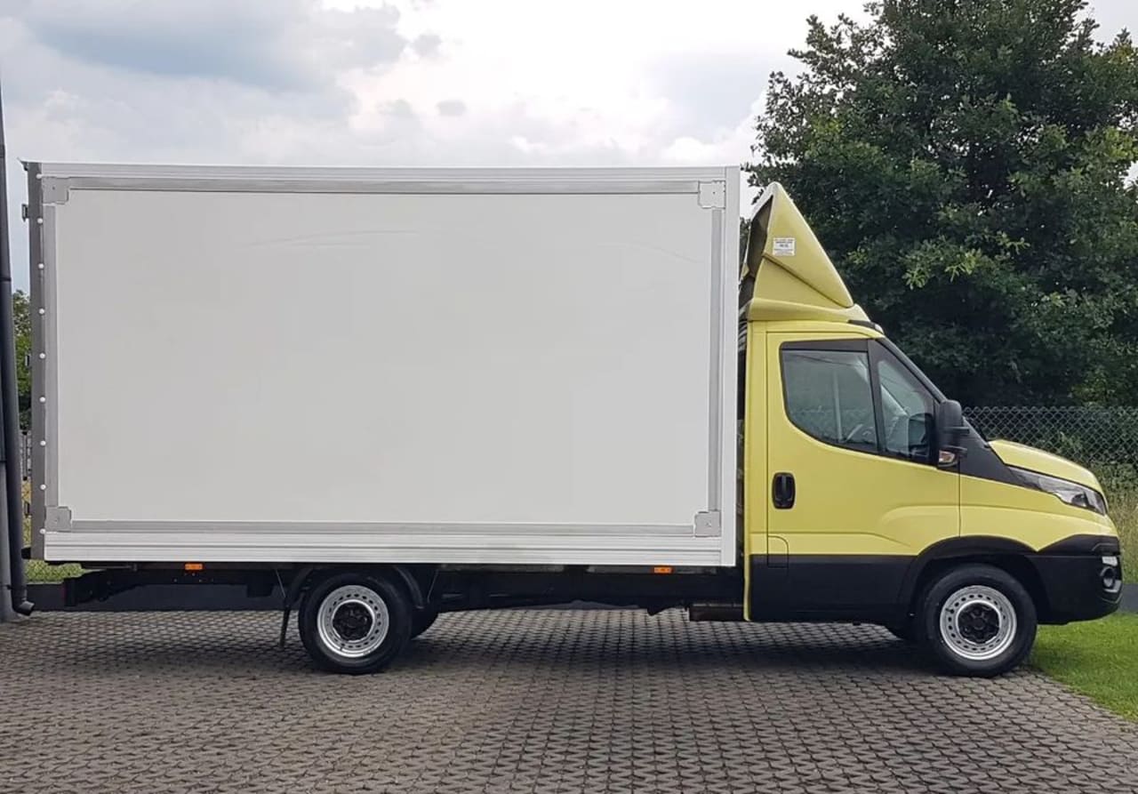 Zdjęcie oferty Iveco Daily KONTENER 8EP 4,14x2,22x2,20 KLIMA MANUAL DMC 3500 KG KRAJOWY nr. 11