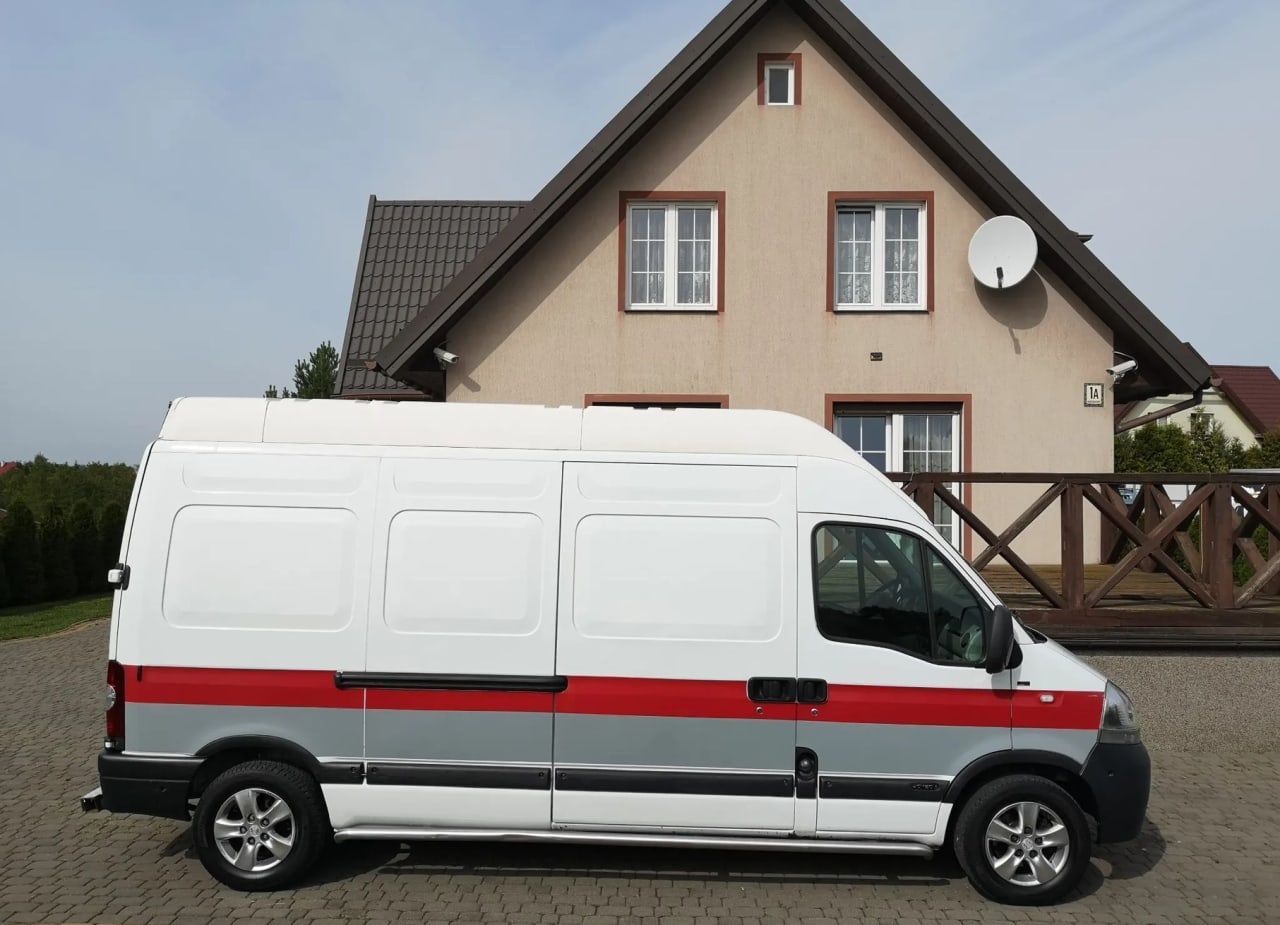 Zdjęcie oferty Nissan Interstar 2.5dCi 120 L3H3 nr. 9