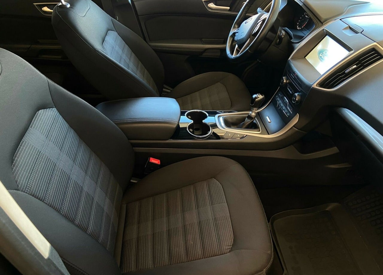 Zdjęcie oferty Ford Galaxy nr. 8