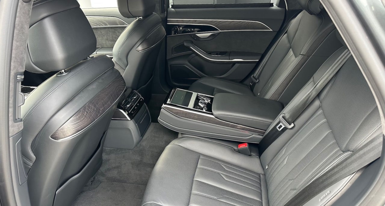 Zdjęcie oferty Audi A8 nr. 25