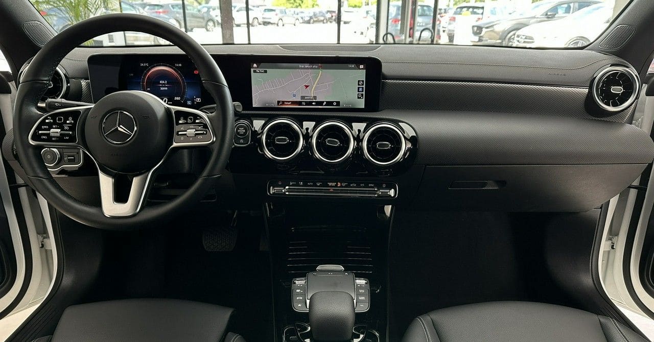 Zdjęcie oferty Mercedes-Benz CLA nr. 16