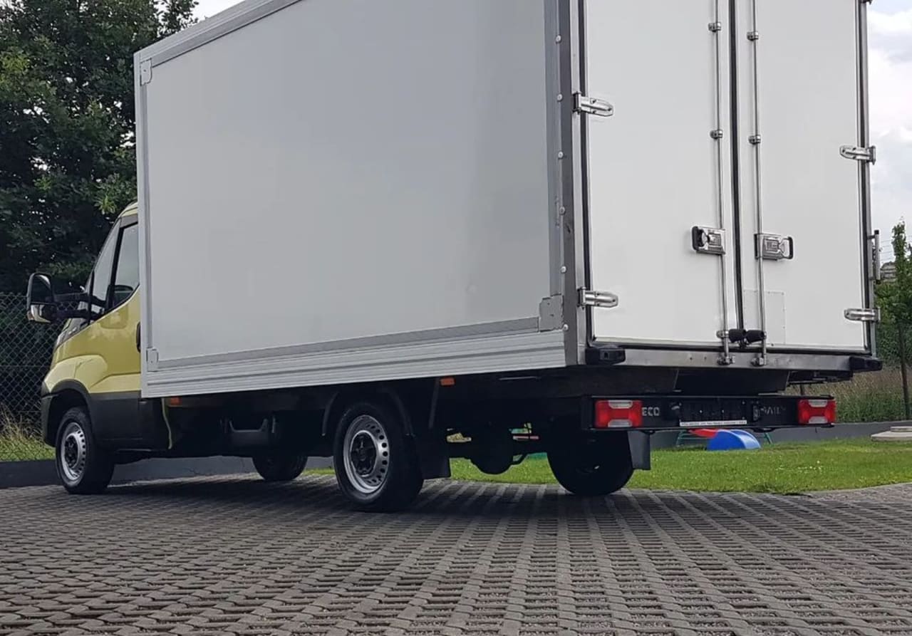 Zdjęcie oferty Iveco Daily KONTENER 8EP 4,14x2,22x2,20 KLIMA MANUAL DMC 3500 KG KRAJOWY nr. 34