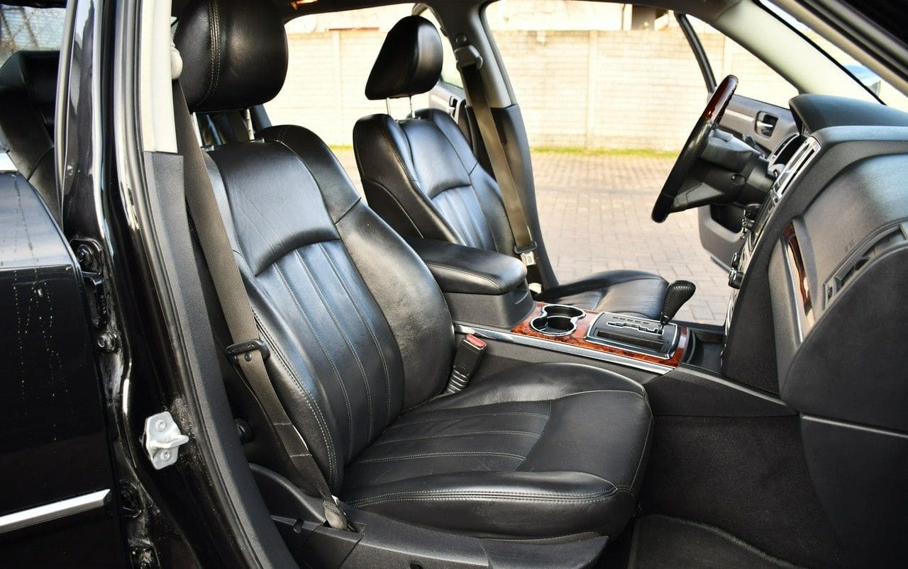 Zdjęcie oferty Chrysler 300C nr. 36