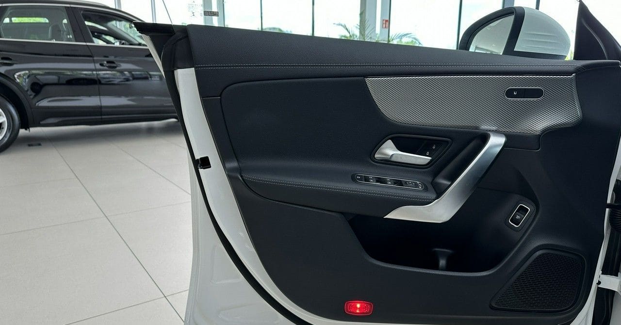 Zdjęcie oferty Mercedes-Benz CLA nr. 14
