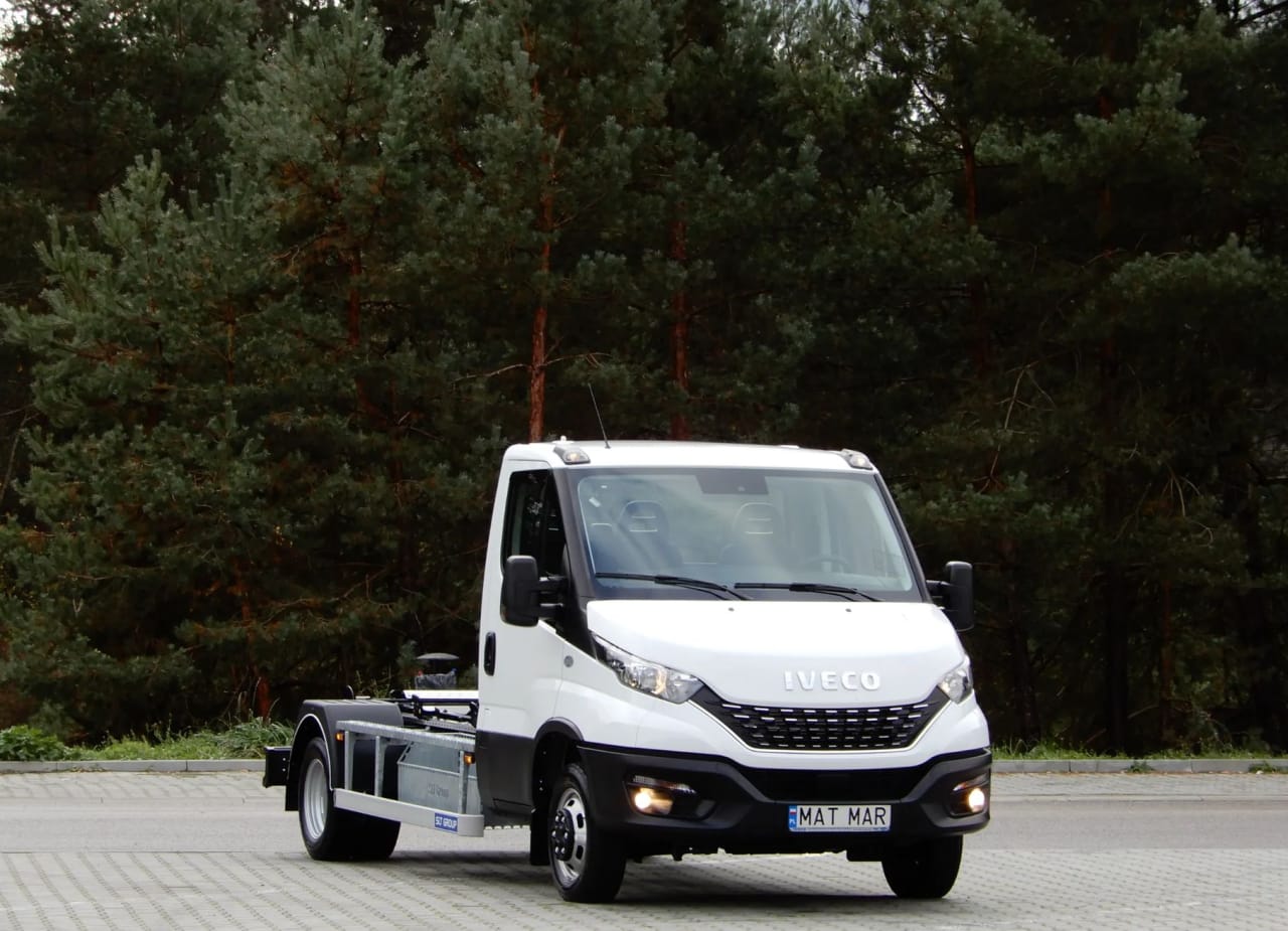Zdjęcie oferty Iveco DAILY 50C16 HAKOWIEC Udźwig 5000 Kg Długość Zabudowy 3300 MM DMC 3500 Kg Wzmacniany Stan Fabrycznie NOWY nr. 2