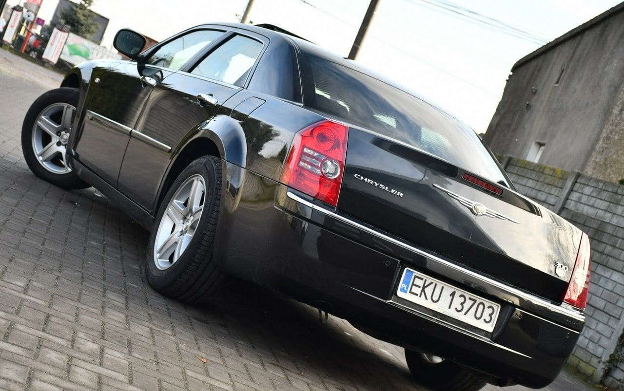 Zdjęcie oferty Chrysler 300C nr. 13
