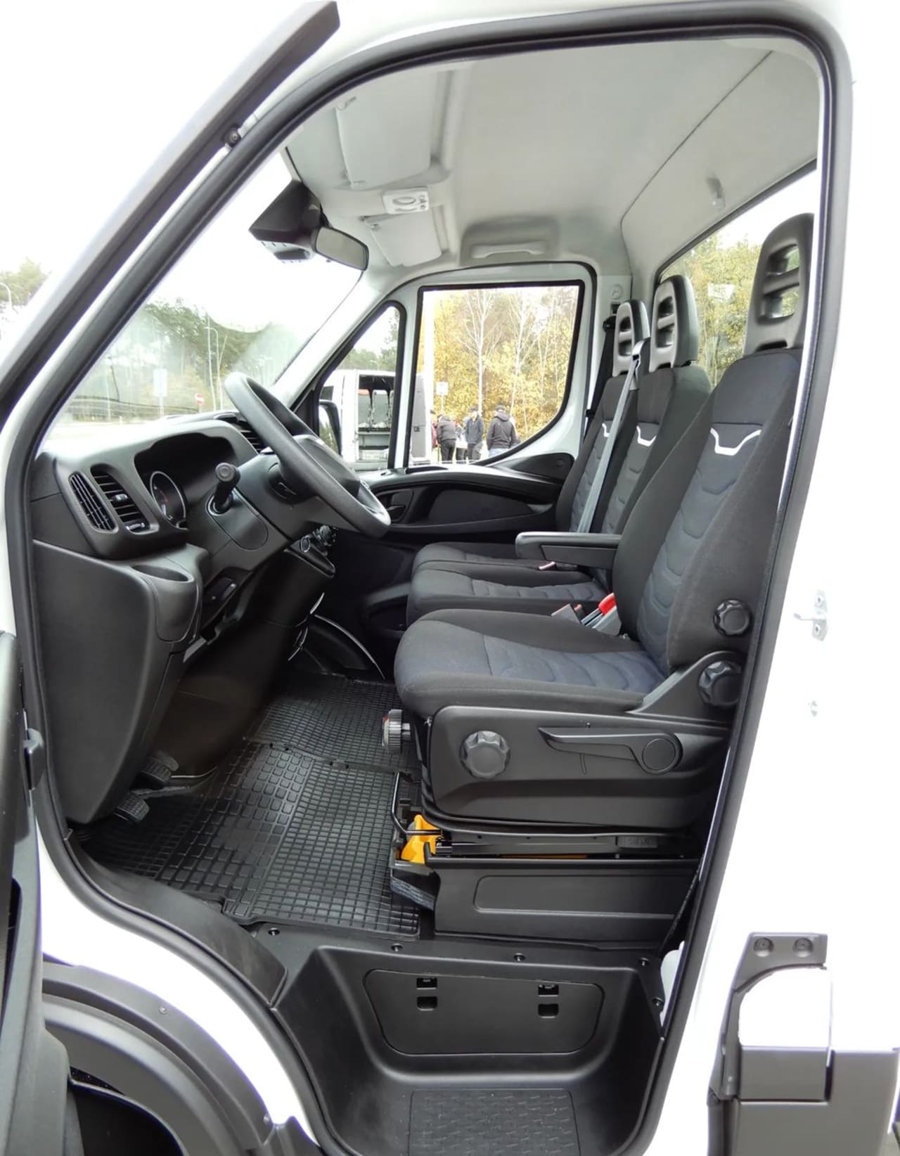 Zdjęcie oferty Iveco DAILY 50C16 HAKOWIEC Udźwig 5000 Kg Długość Zabudowy 3300 MM DMC 3500 Kg Wzmacniany Stan Fabrycznie NOWY nr. 34