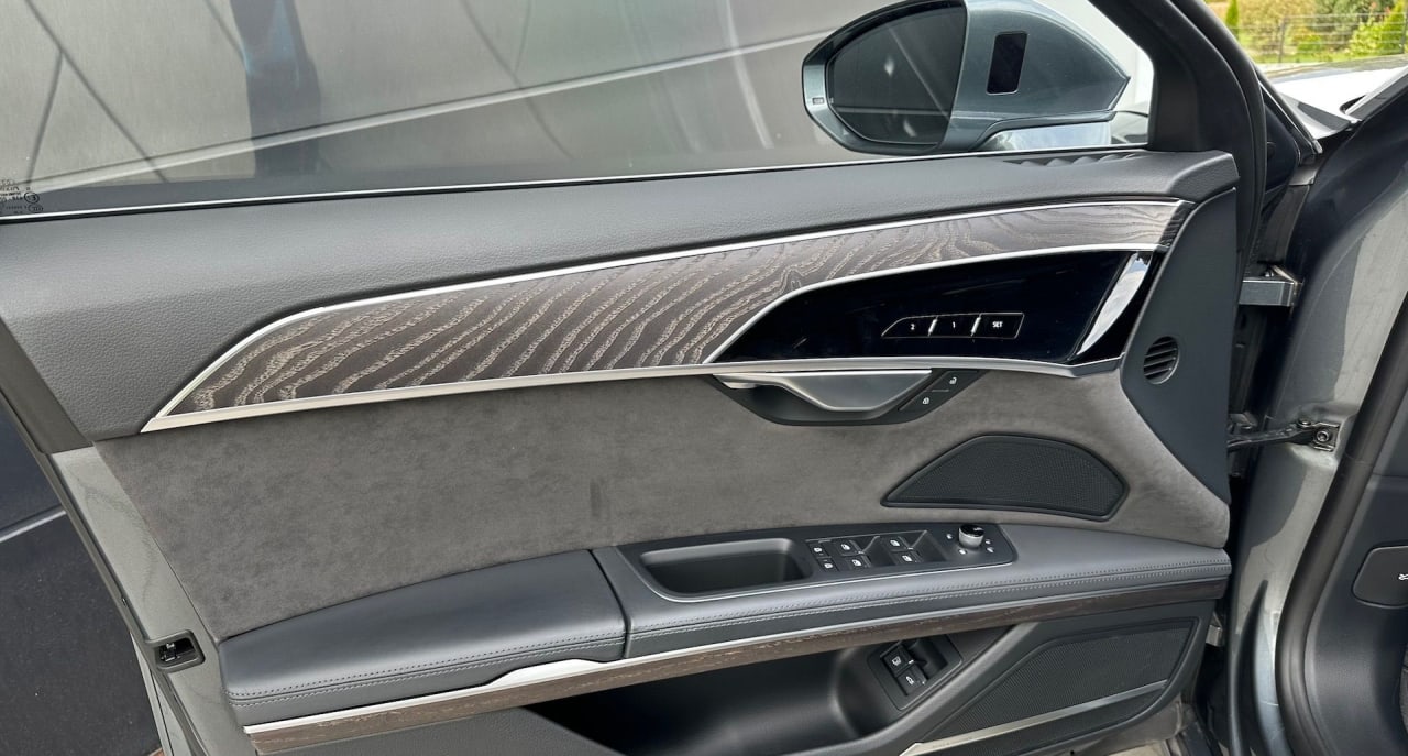 Zdjęcie oferty Audi A8 nr. 14