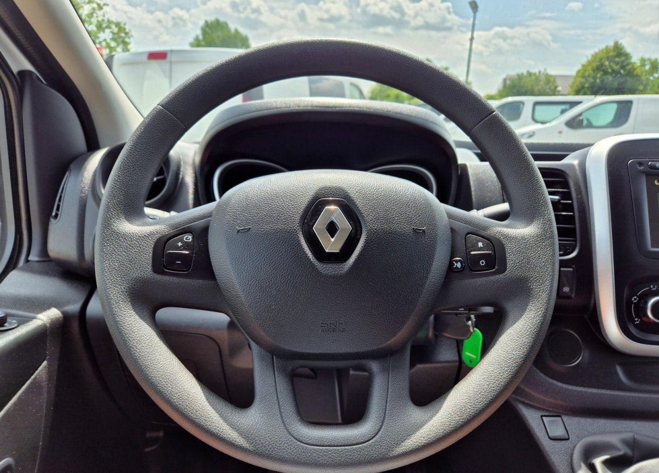 Zdjęcie oferty Renault Trafic L2H1 *109999zł NETTO* Brygadówka 6 osób 2,0dCi/120KM nr. 17
