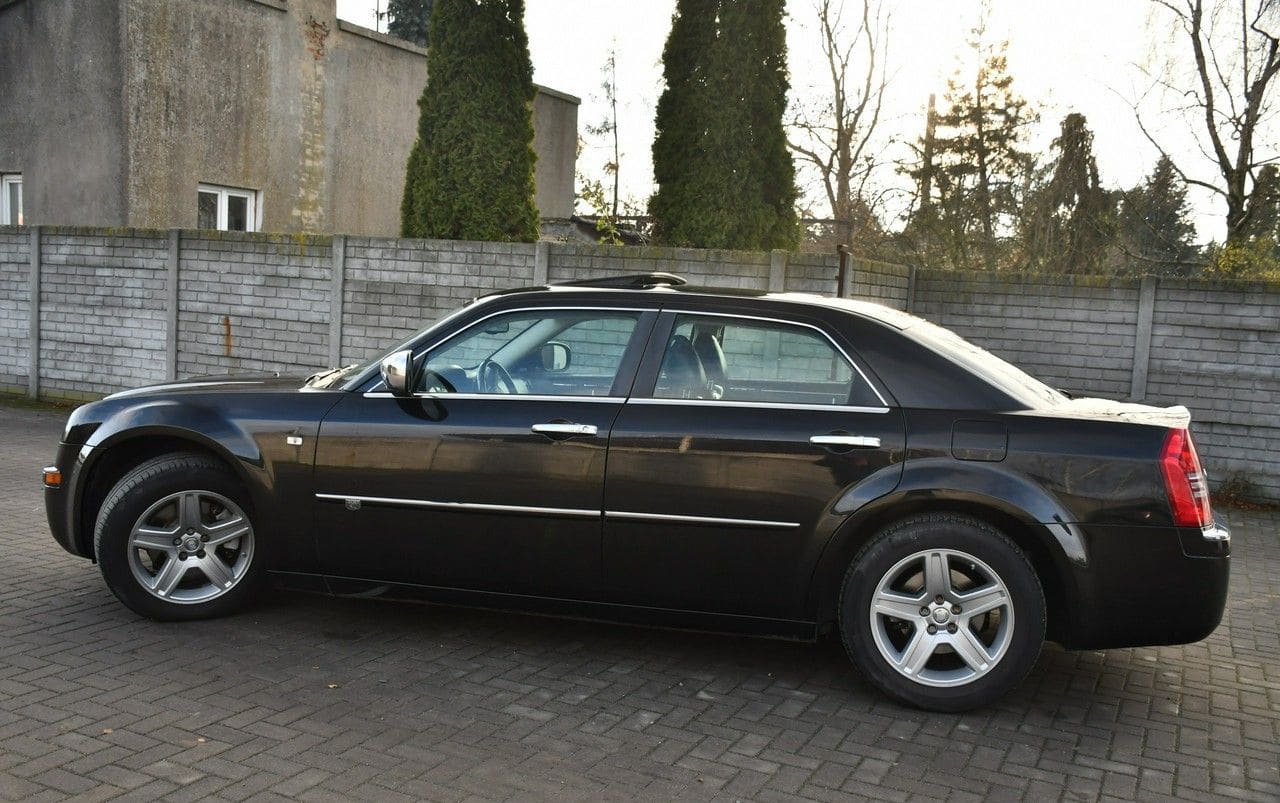 Zdjęcie oferty Chrysler 300C nr. 12