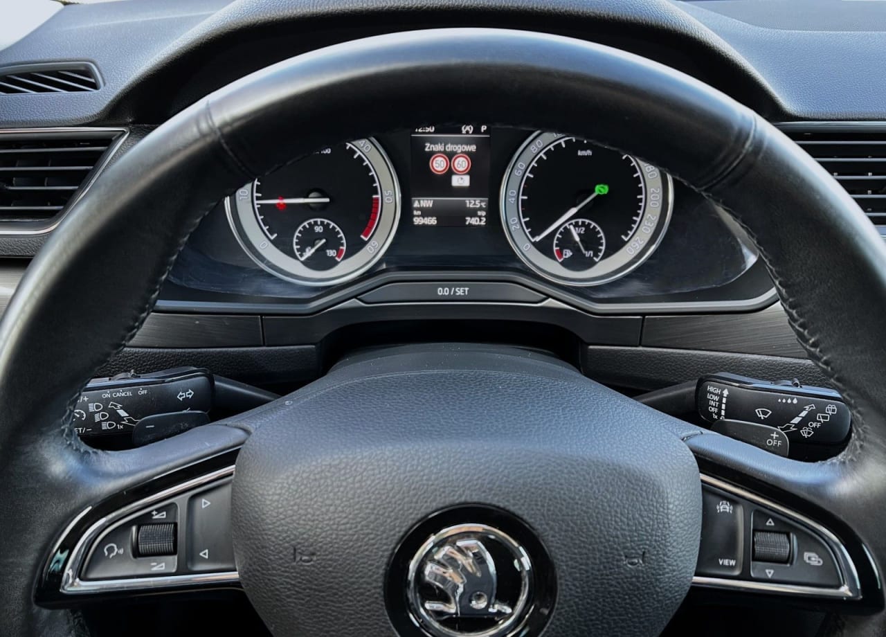 Zdjęcie oferty Skoda Superb nr. 21
