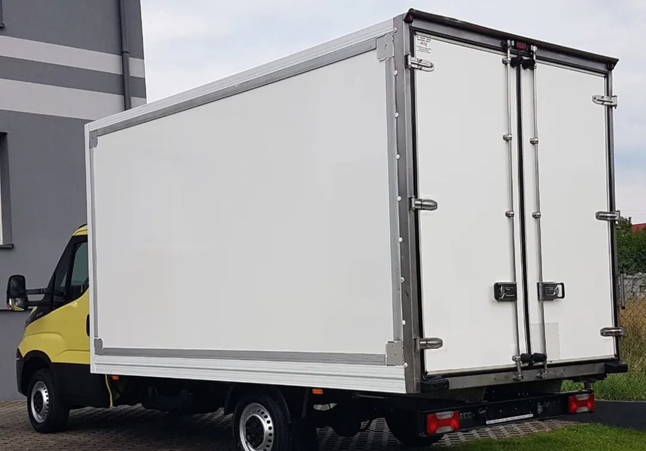 Zdjęcie oferty Iveco Daily KONTENER 8EP 4,14x2,22x2,20 KLIMA MANUAL DMC 3500 KG KRAJOWY nr. 3
